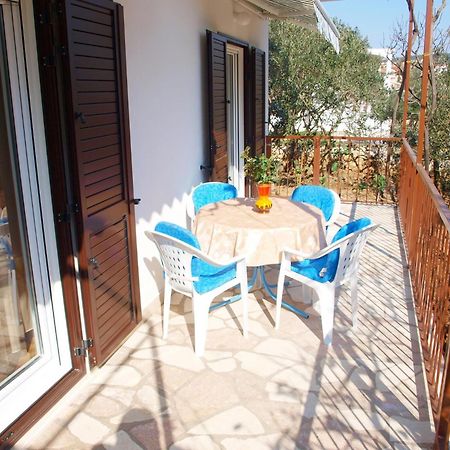 Apartments Mirja - 100M From The Beach & Parking โตรกีร์ ภายนอก รูปภาพ