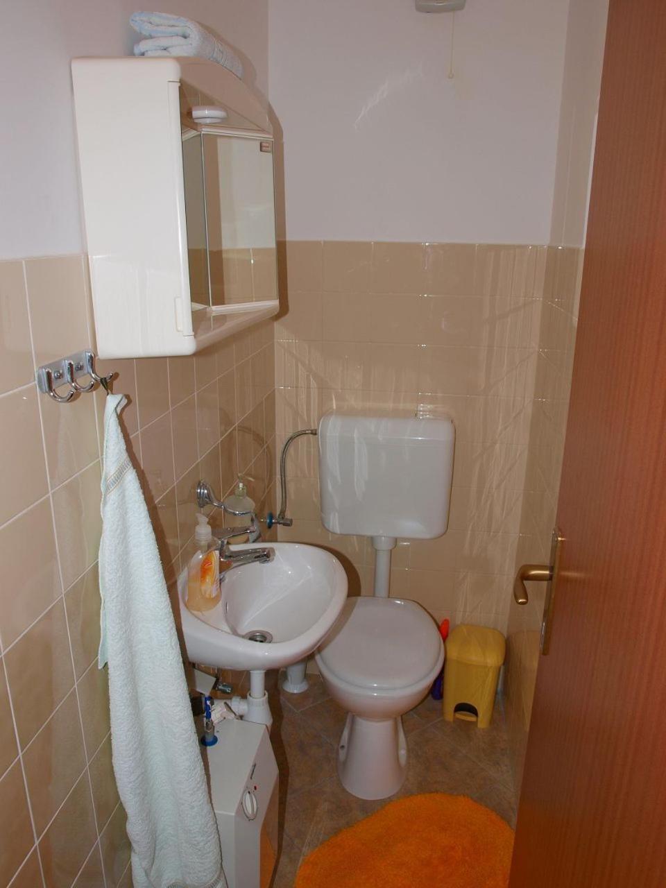 Apartments Mirja - 100M From The Beach & Parking โตรกีร์ ภายนอก รูปภาพ