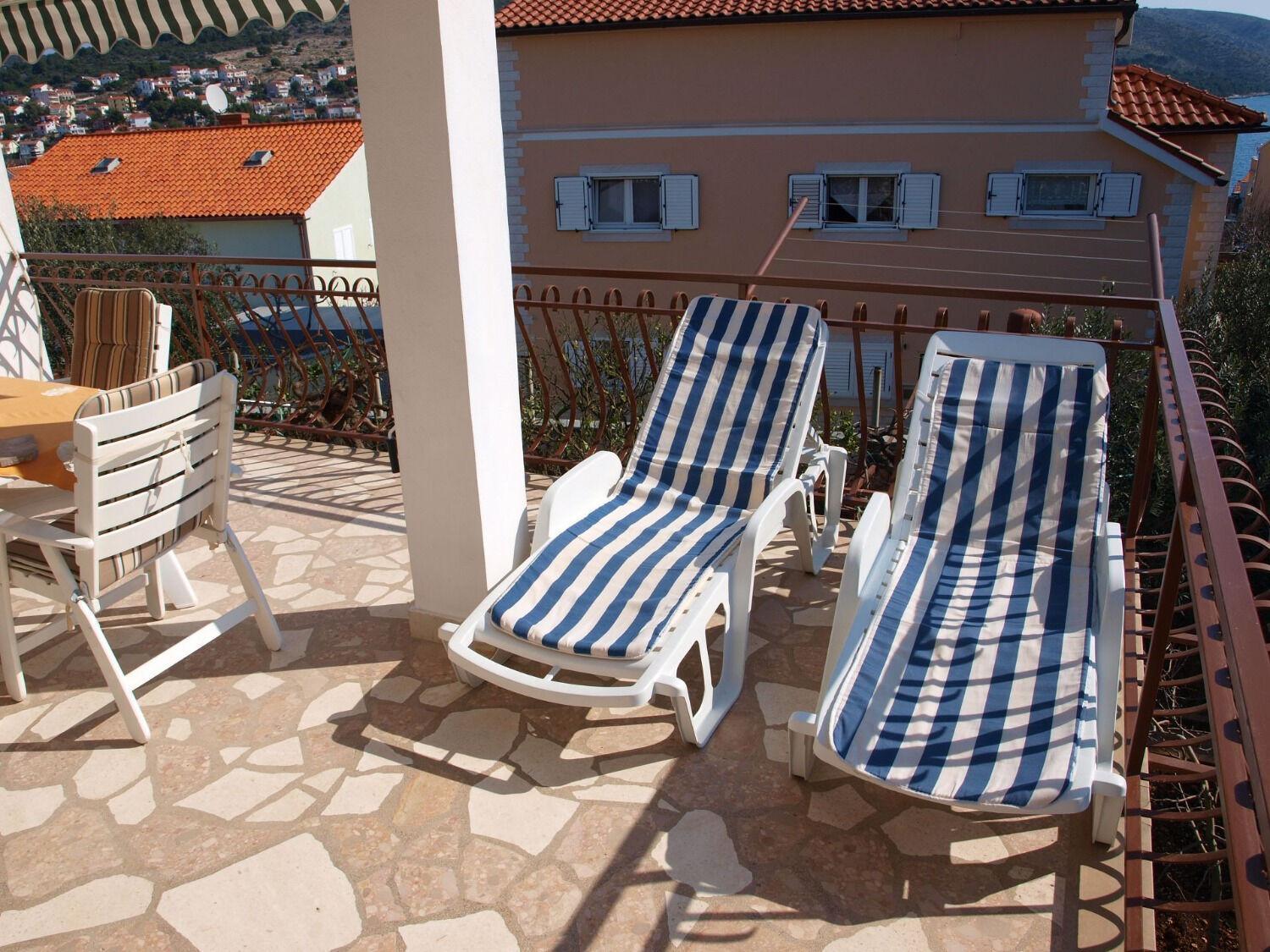 Apartments Mirja - 100M From The Beach & Parking โตรกีร์ ภายนอก รูปภาพ