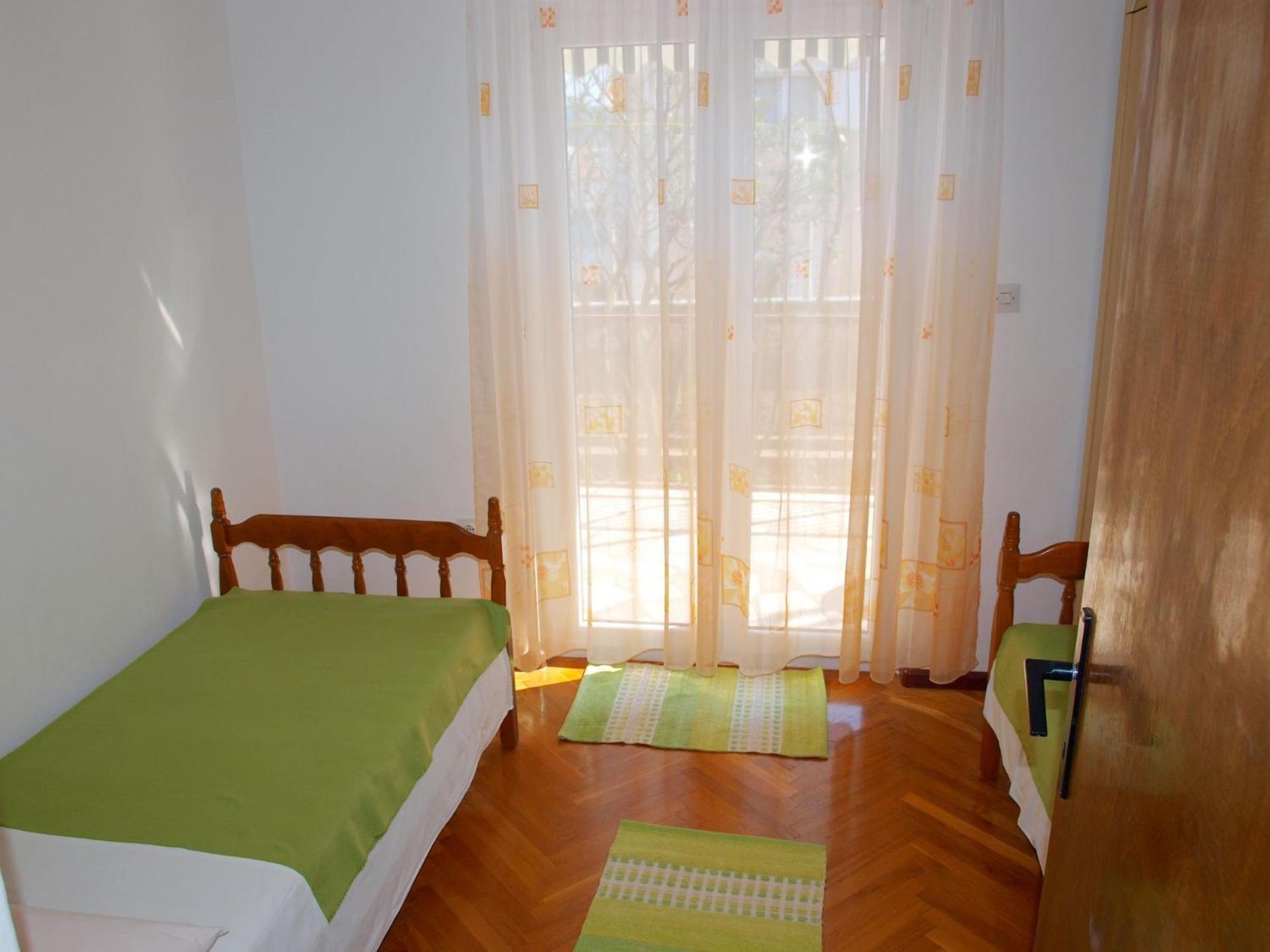 Apartments Mirja - 100M From The Beach & Parking โตรกีร์ ภายนอก รูปภาพ
