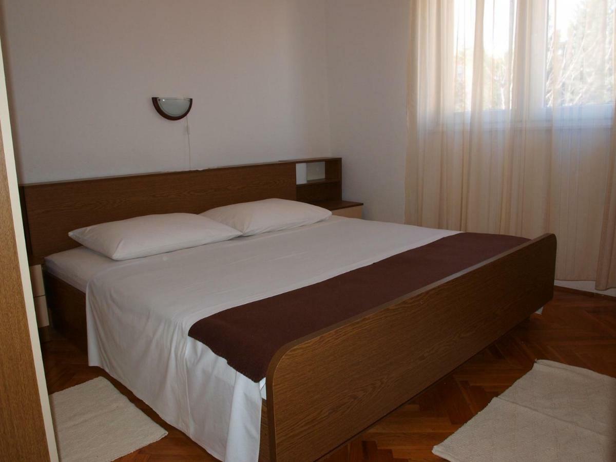 Apartments Mirja - 100M From The Beach & Parking โตรกีร์ ภายนอก รูปภาพ