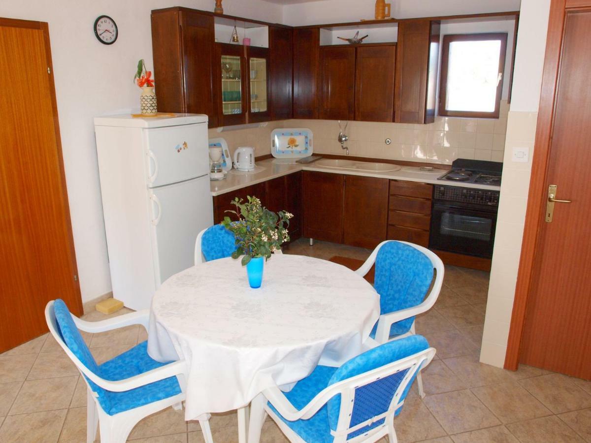 Apartments Mirja - 100M From The Beach & Parking โตรกีร์ ภายนอก รูปภาพ